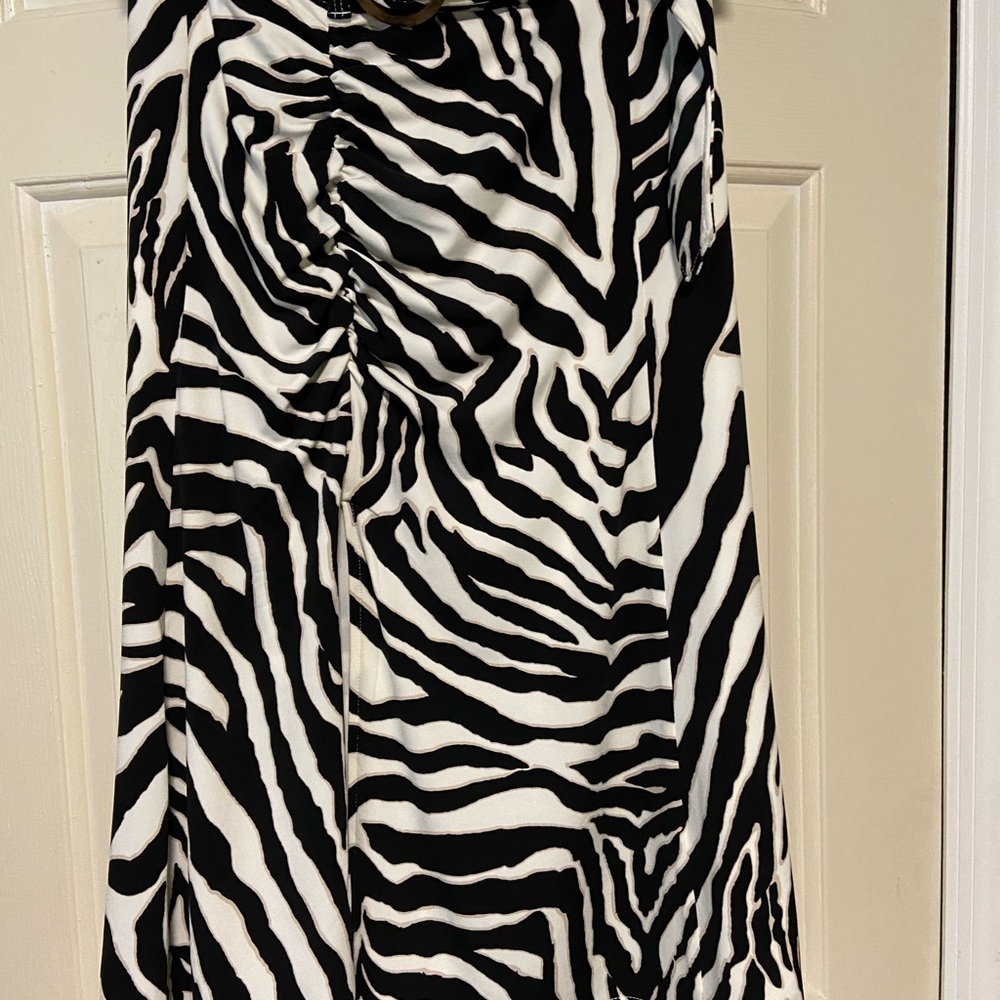 White House Black Market Zebra Print Pencil Skirt. - Picture 8 of 15